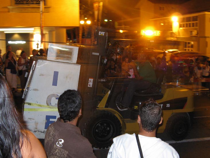 Tivoli Lighting Parade, Carnaval, Oranjestad, Aruba, February 15, 2009, 12:26 a.m.