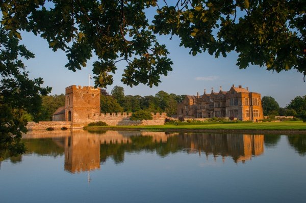 Broughton Castle