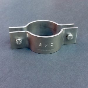 Single port pipe clamping brackets