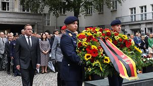 Pistorius Kranzniederlegung Bendlerblock 20. Juli 1944