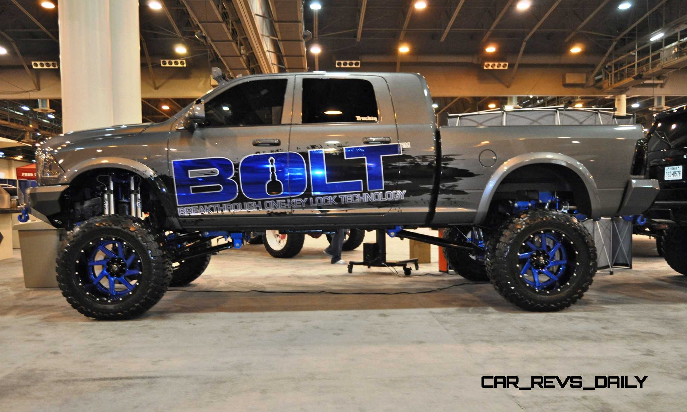 Houston Auto Show Customs - Top 10 LIFTED TRUCKS 25