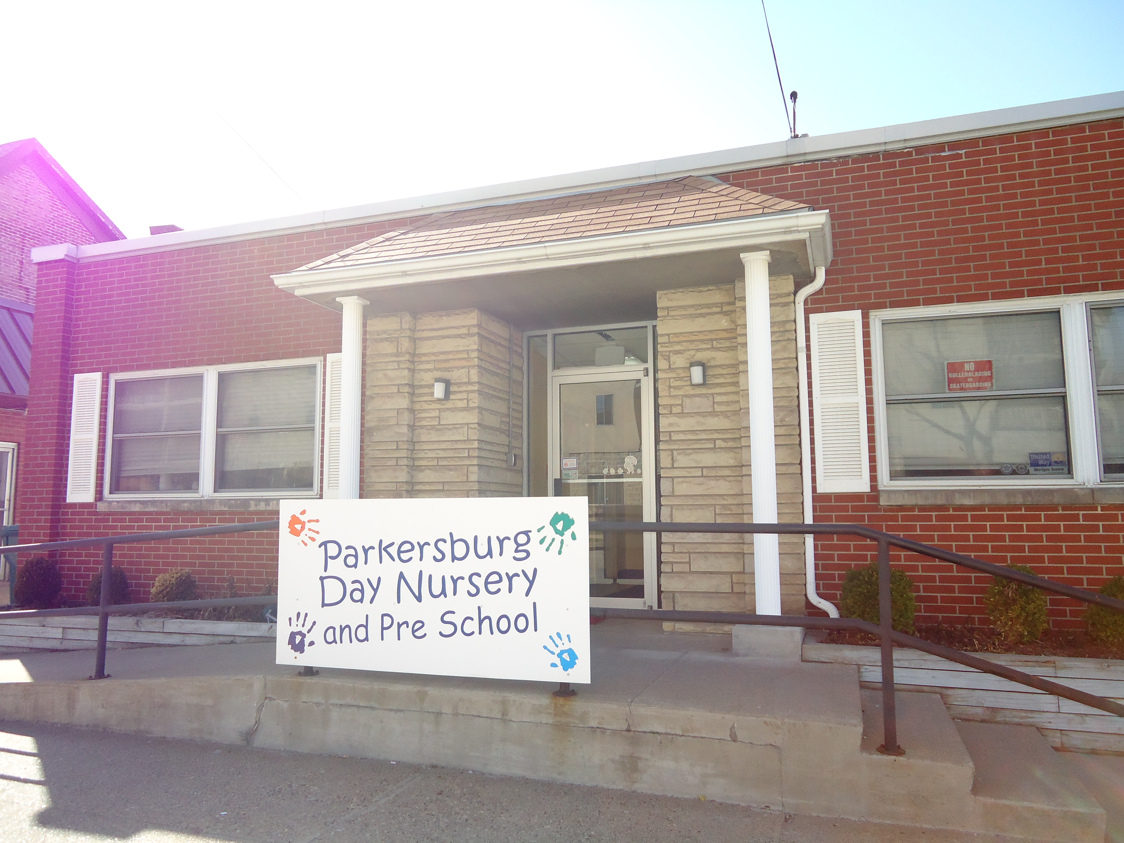 Parkersburg Day Nursery Association Logo