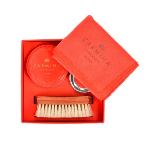 ESSENTIAL SHOE CARE KIT RED