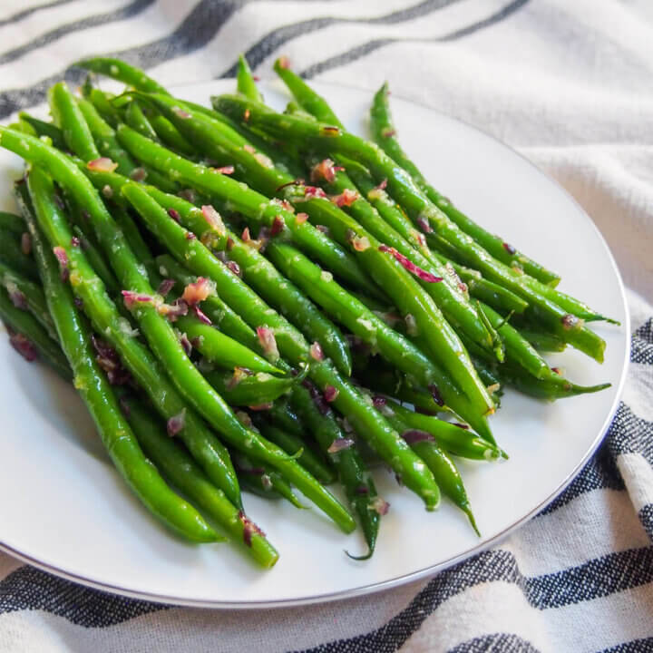 Sautéed French green beans on plate