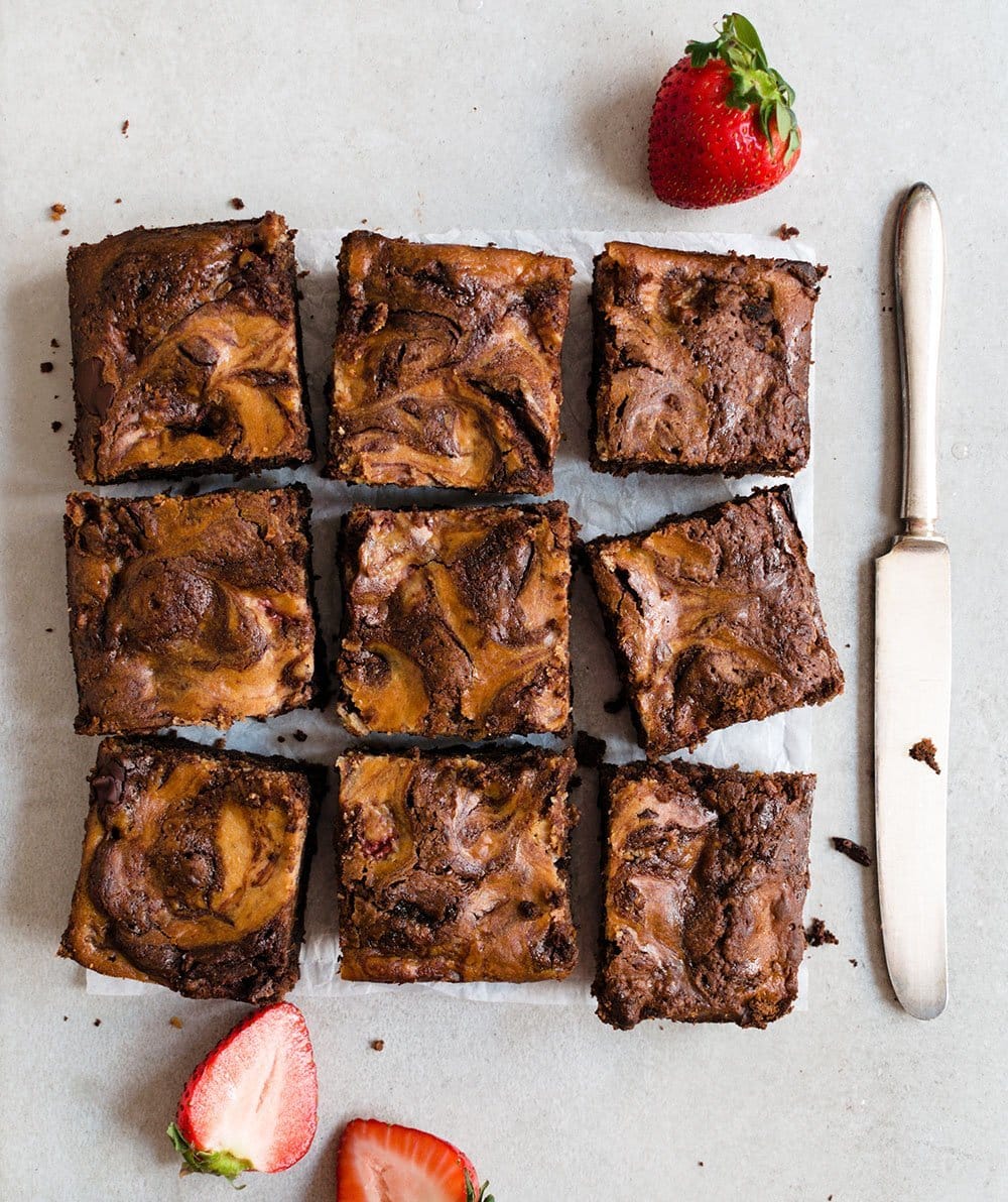 strawberry cheesecake swirl brownies