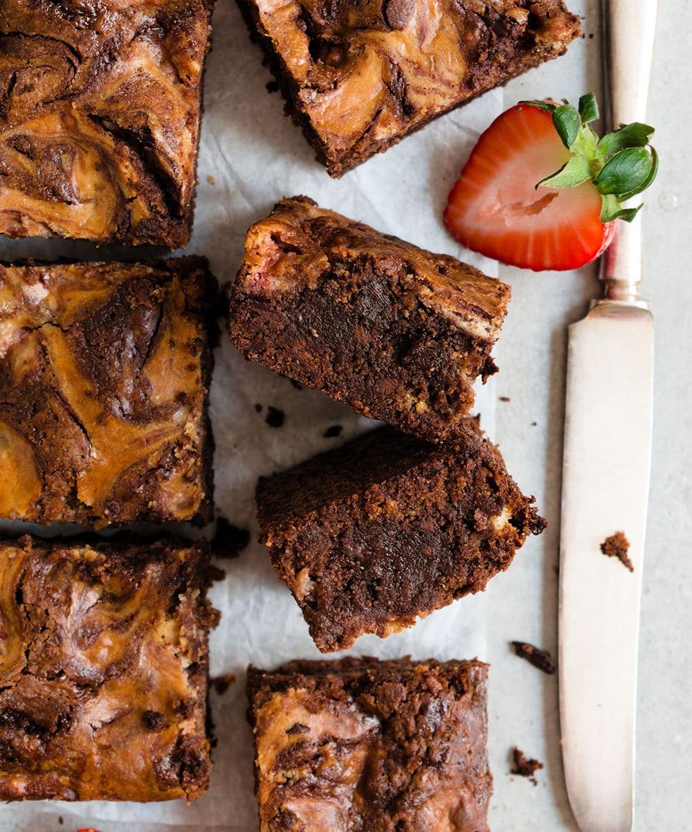 strawberry cheesecake swirl brownies