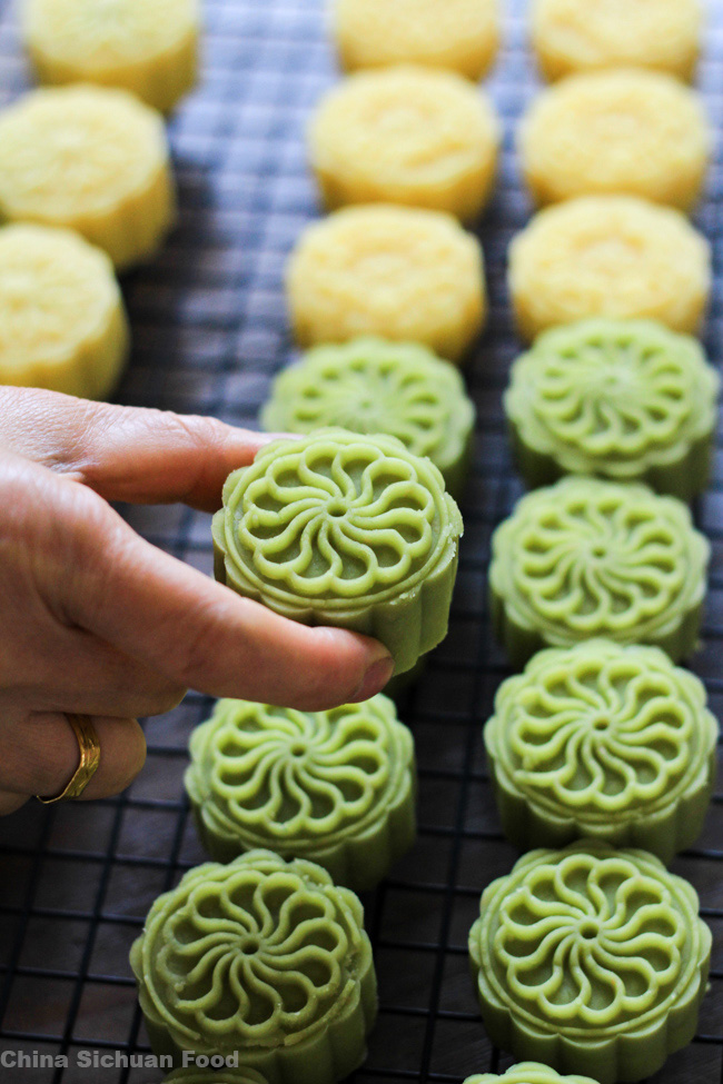 Mung bean cake