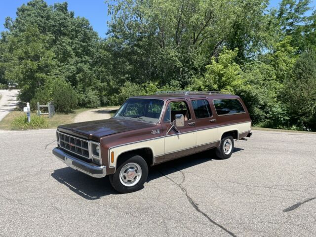 1979 GMC Suburban (Brown/Red)