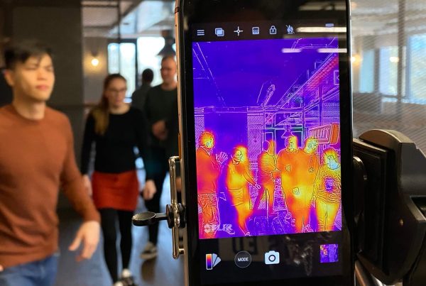 CAT S61 Smartphone features an integrated FLIR thermal imaging system which can be used for elevated screen temperature screening.