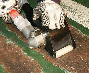 Pneumatic Hand-Held Scarifier Scraping Paint