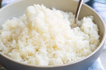 Baked rice in a bowl.