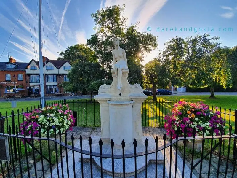 Best things to do in Marlow - Statue in memory of Charles Frohman