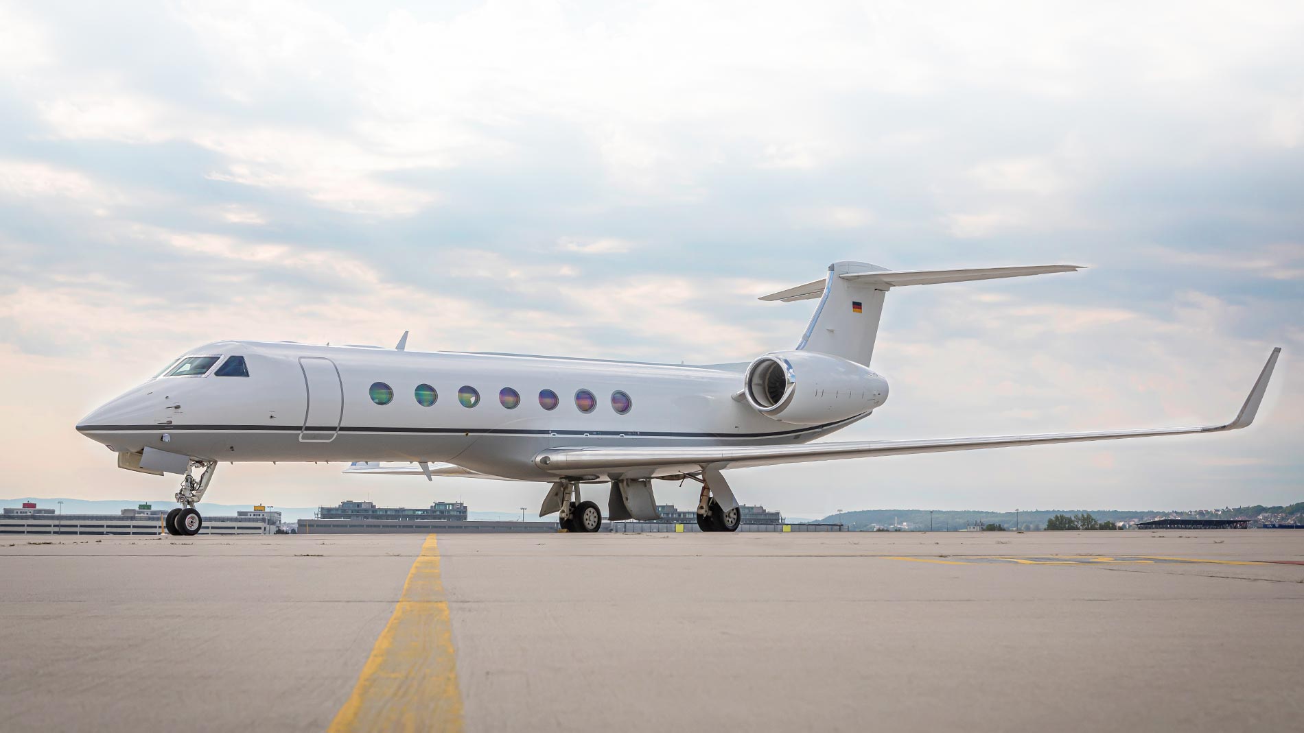 Inside The US Military's Private Jet Fleet: Gulfstream,, 52% OFF