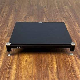 View a larger image of the VTI 3 Post Amp Stand (Silver Cap, Black Pole, Black Shelf) BL304SB-01 here.