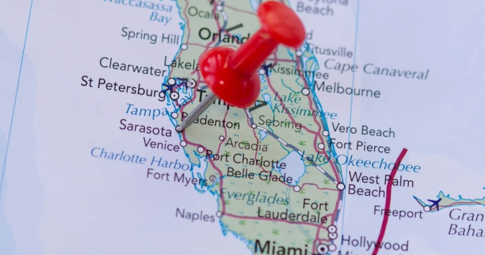 The city of Sarasota in Florida is pinned on the map.