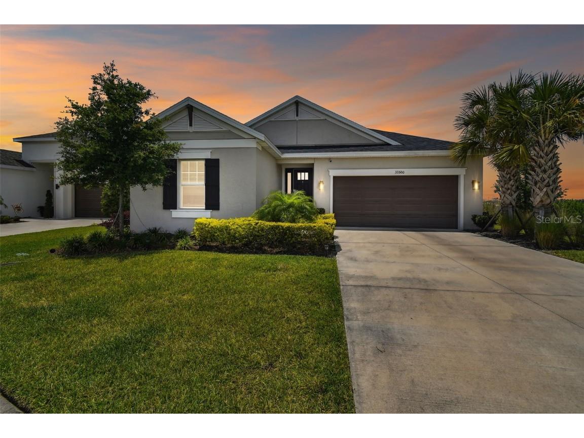 33500 Castaway Loop, Wesley Chapel, FL, 33543 | MLS: T3523681 | Edina ...