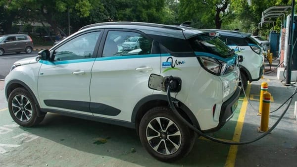 Zimbabwe Lowers Import Duty on Electric Vehicles to 25%: A Boost for Green Mobility.