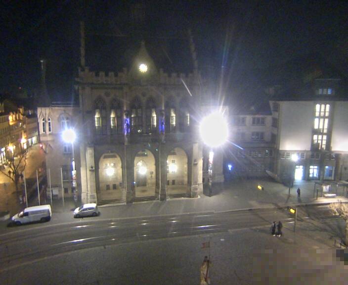 Webcam Erfurt: Die Webcam Erfurt  mit dem Blick auf den Fischmarkt im Stadtzentrum (mit Blick auf´s Rathaus)