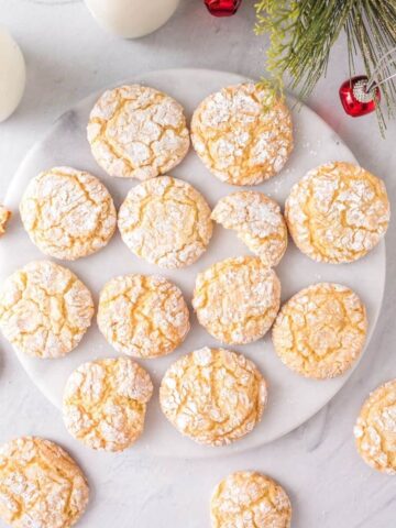 plate full of delicious vanilla crinkle cookies