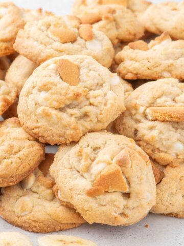 banana pudding cookies with vanilla wafers