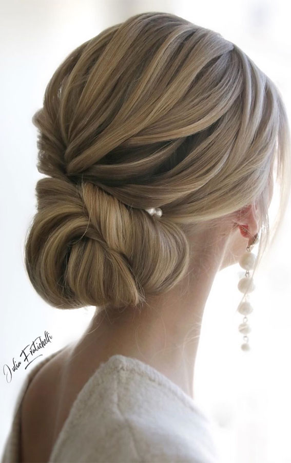 textured updo, wedding hair, bridal hairstyle , wedding hairstyles , updo, low bun #weddinghairstyles #bridalhair #updo