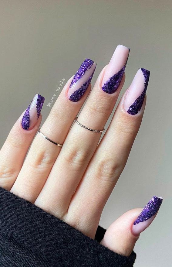 The 42 Nail Trends to Wear for Winter 2021 : Negative Space Shimmery Indigo Nails