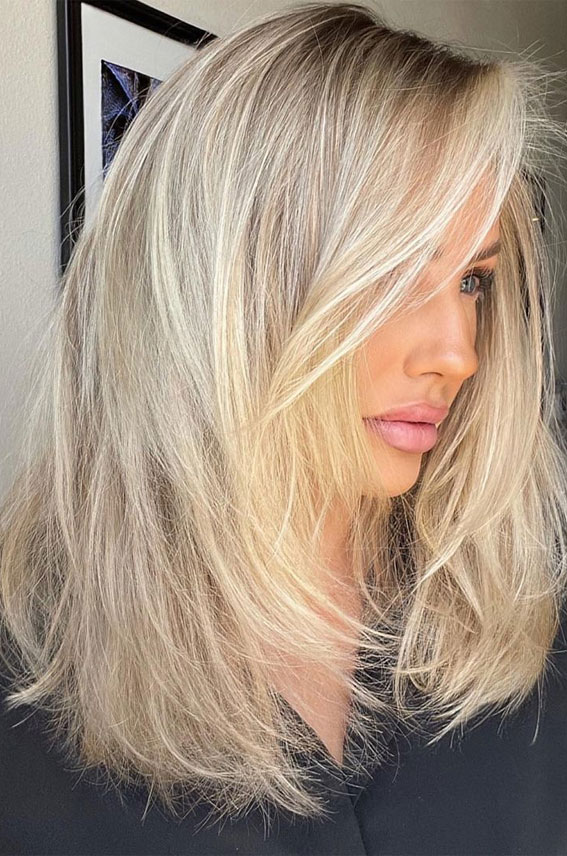 blonde lob haircut, blonde hair color trends 2022, blonde lob hairstyle