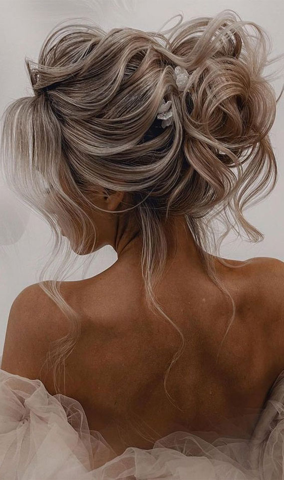 50+ Updo Hairstyles That’re So Stylish : Loose Wave Updo with a Textured Bun