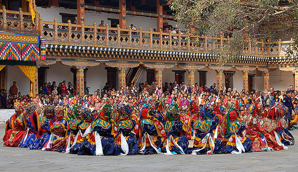 This picture depicts Punakha Drubchen (Credits: royalmt.com.np)