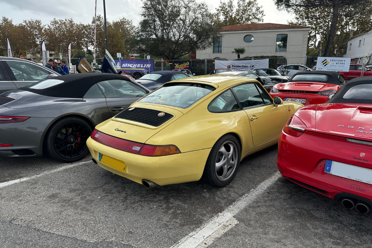 Porsche 993 jaune pastel