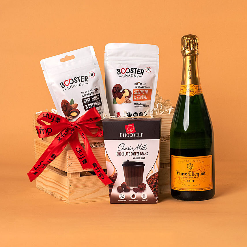 Champagne N Roasted Macadamias Hamper: Wine Hampers