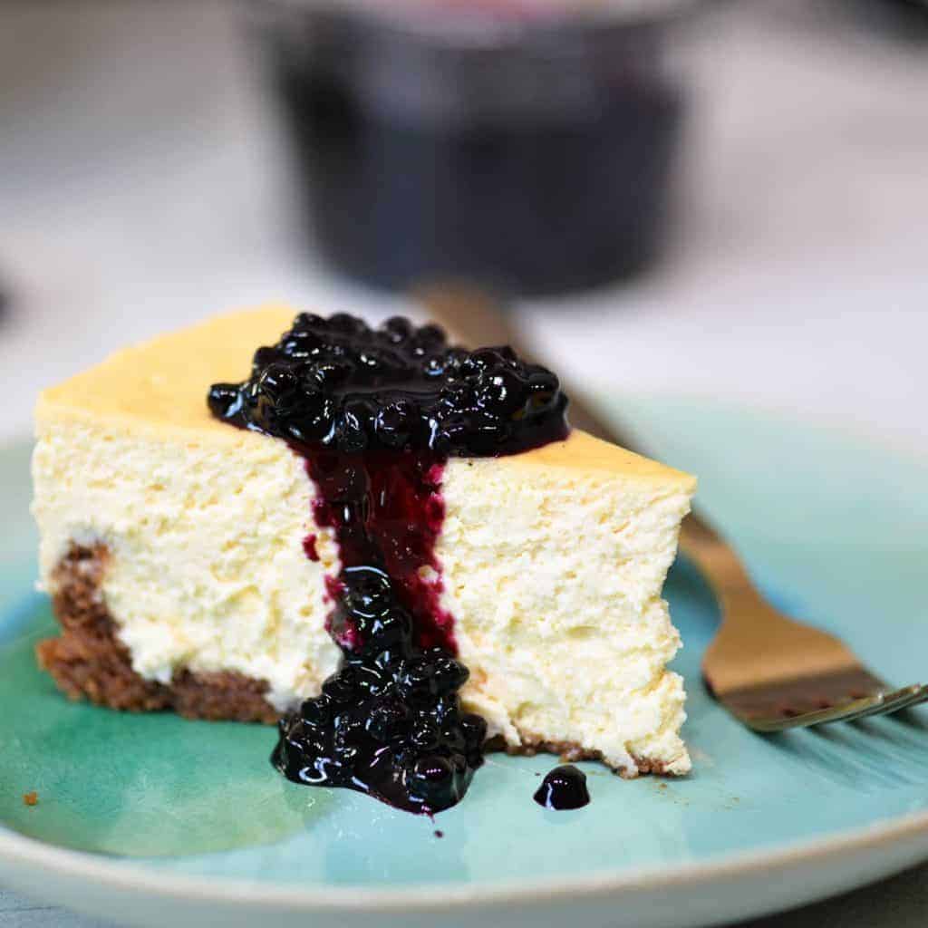 New York Cheesecake Recipe - Foodology Geek