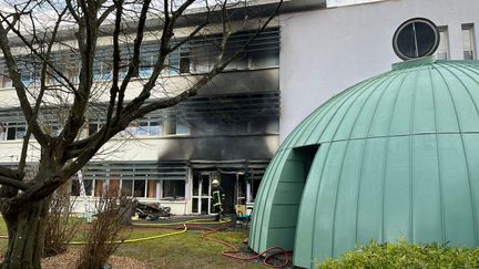 Un incendie s'est déclaré dans la nuit du 6 au 7 février 2025 au centre de formation de la fonction publique à Dijon. (FTV)