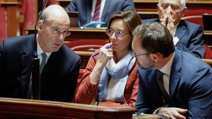 Les ministres Eric Lombard, Amélie de Montchalin et Patrick Mignola sur les bancs du Sénat, le 23 janvier 2025. (LUDOVIC MARIN / AFP)