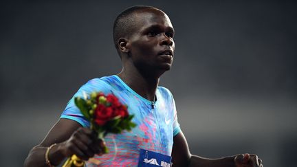 L'athlète kenyan Kipyegon Bett, lors de sa victoire sur 800 m au meeting de Shanghaï, le 13 mai 2017. (JOHANNES EISELE / AFP)