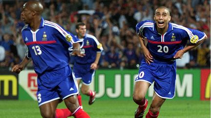  (103éme minute, finale de l'euro 2000. David trezeguet vient de marquer le but en or et offre le titre à la France © REUTERS)