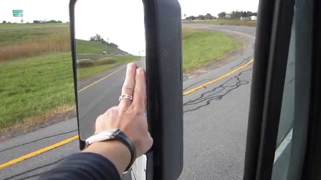 7 Ways How Truck Mirrors Increase Safety