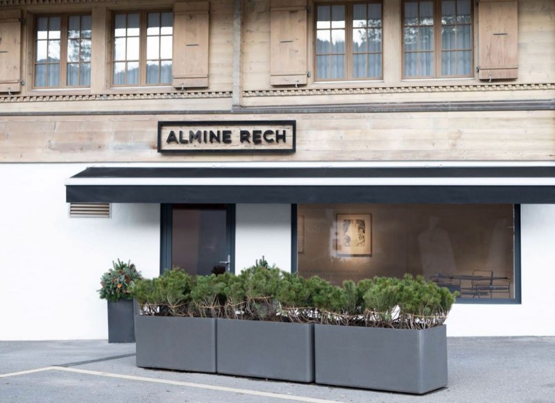 Almine Rech, Gstaad  - GalleriesNow.net 