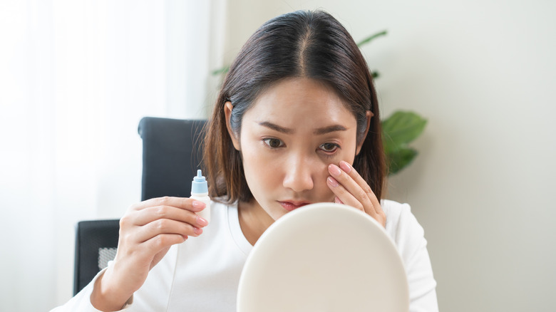 Woman with dry eyes