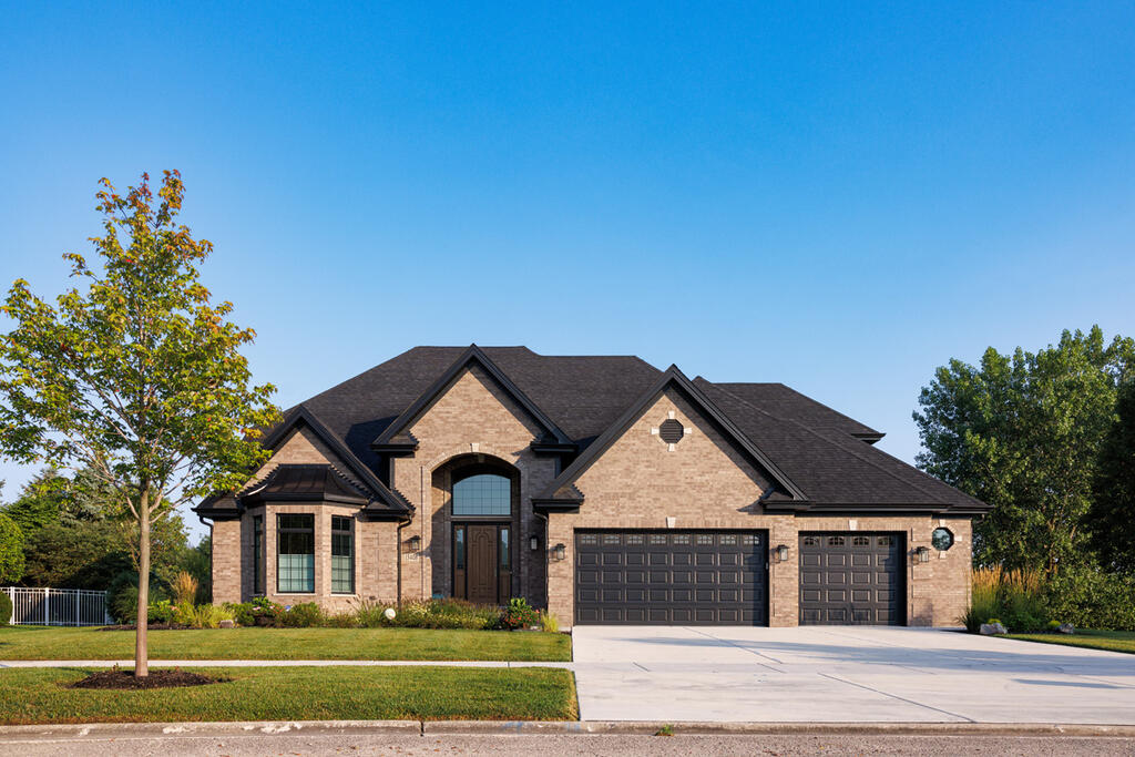 Brick Home with Silverstone Gray Western