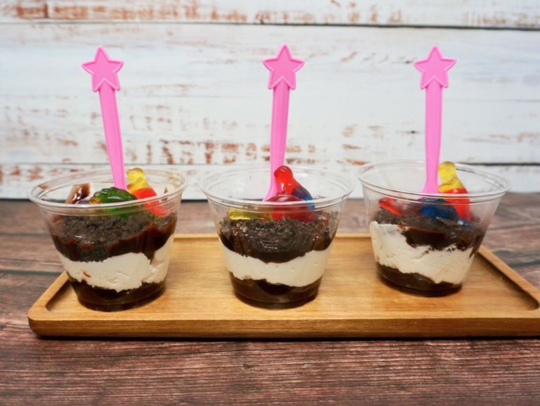 Dinosaur Dirt Pudding Cups