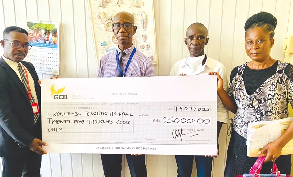 Graphic donates to patient at Korle Bu - Graphic Online