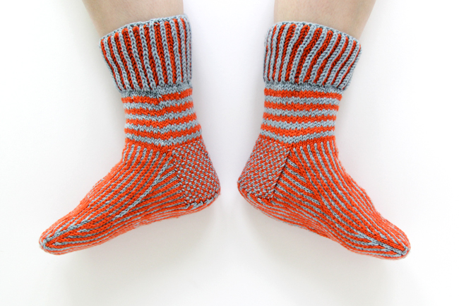 Learn how to knit a short row heel turn to master cuff down socks. Click through for the video tutorial. 