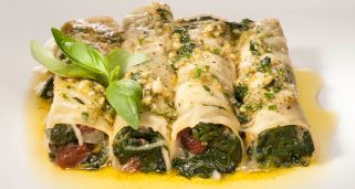 Canelones de espinacas con bacalao al pesto