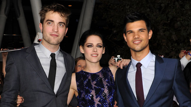 ‘The Twilight Saga: Breaking Dawn — Part 1’ Black Carpet Premiere Arrivals