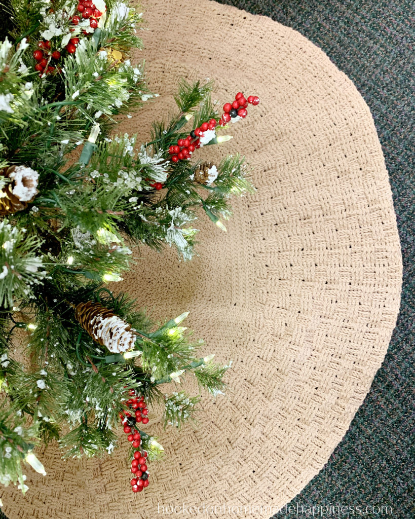 Country Christmas Tree Skirt Crochet Pattern - Country Christmas Tree Skirt Crochet Pattern