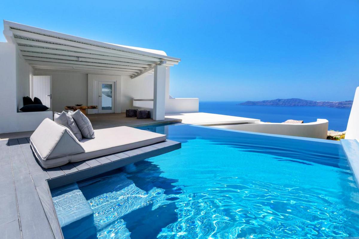 Hotel with private pool - Cavo Tagoo Santorini