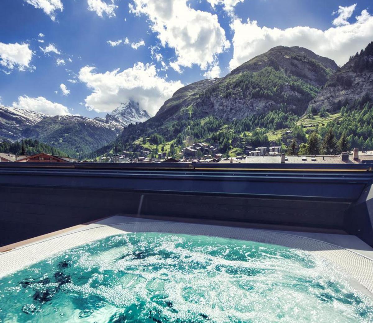 Hotel with private pool - Hotel ZERMAMA Zermatt