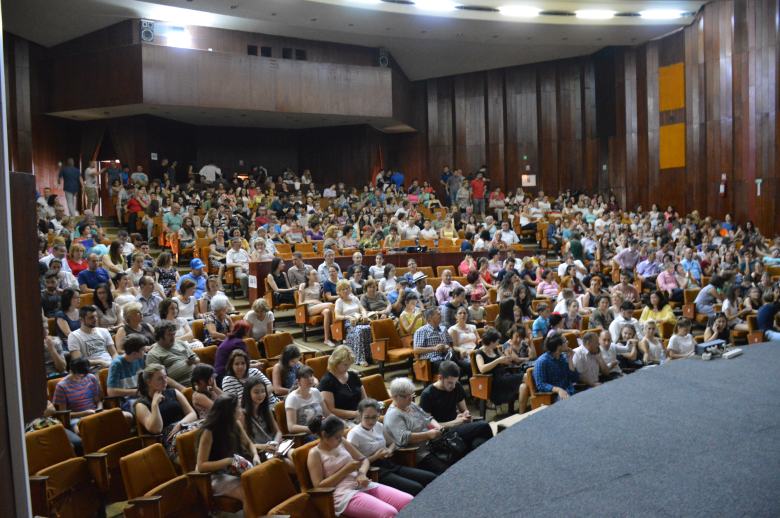 "Graduation" screens in Vaslui, Romania