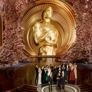 Jack Quaid, Florence Pugh, Ellen Mirojnick, Cillian Murphy, Emily Blunt, Ludwig Göransson, Charles Roven, Robert Downey Jr., Luisa Abel, Emma Thomas, Hoyte van Hoytema, Ruth De Jong, Christopher Nolan, Josh Hartnett, Ashley Everett and Claire Kaufman accept the Best Picture award for 'Oppenheimer' onstage during the 96th Annual Academy Awards.